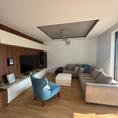 Apartment Luxury 3 Bedroom With Balcony & View Greenresidence